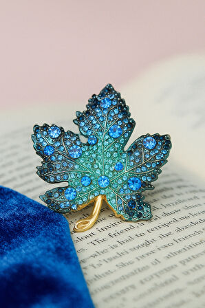 Mavi Taşlı Altın Tonlu Yaprak Formlu Metal Broş Aksesuar