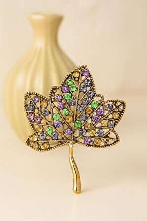 Altın Kaplama Renkli Taşlı Yaprak Formlu Çelik Broş Zarif Tasarım