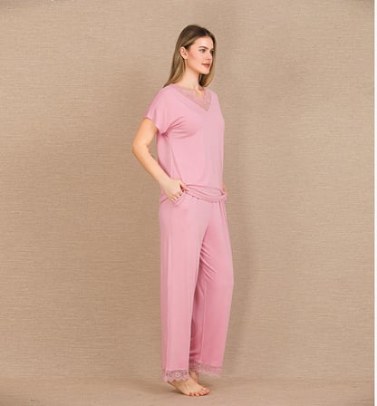 Viskon Şık Tasarım Dantel İşlemeli Pembe Kısa Kol Pijama Takımı MERY WOMAN