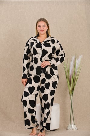 Büyük Beden Siyah Beyaz Kalp Desenli Düğmeli Uzun Kol Viskon Pijama Takımı