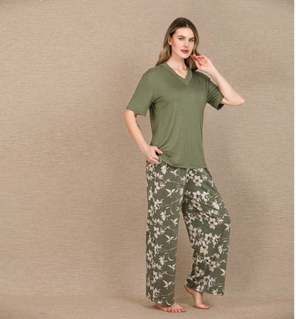 Şık Tasarım Çiçek Desenli Yeşil Kısa Kol Viskon Pijama Takımı