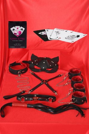 Sexy Görselli Oyun Kartı Kama Sutra 'li Kırmızı Siyah Harness Set