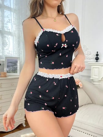 Yumuşak Kumaşlı Çiçekli Şortlu Dantelli Gecelik Takımı, Rahat Ve Şık Ev Giyim,kadın Pijama