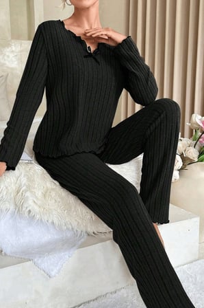 Kadın Siyah Uzun Kollu Fiyonklu Yuvarlak Yaka Mevsimlik Pijama Takımı