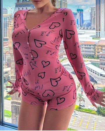 Pamuklu Pembe Siyah Kalp Desenli Düğmeli Uzun Kol Tulum Pijama