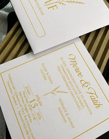 GOLD RENK BASKILI - Beyaz Zarflı Nişan Ve Düğün Davetiyesi (50 ADET 14X14CM, 250 GRAM KARTON - Baskı hariç)