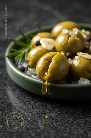 Gülay Natural Ayvalık Cinsi İri Taneli El Kırması Yeşil Zeytin 5Kg