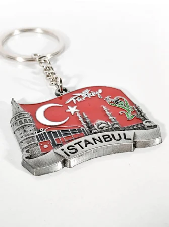 Türk Bayrağı Zeminli İstanbul Silüeti Anahtarlık Eskitme Gümüş – Tarihi ve Milli Şık Çanta & Anahtar Aksesuarı