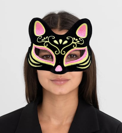 Siyah Renk Süet Kaplama Üzeri Pembe Sarı Simli Kedi Maskesi 17x14 cm (5332)