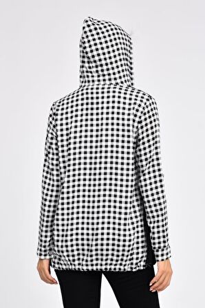 Kolları Katlanabilir Penyeli ve Yandan Cepli Kapüşonlu Beyaz Kadın Gömlek