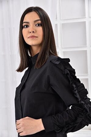 Kolları Uzun ve Fırfır Desenli Siyah Kadın Gömlek