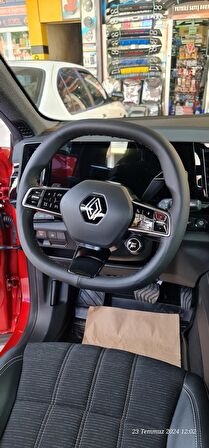 Renault Megane 5 Uyumlu Dikmeli Direksiyon Kılıfı Noktalı Desen Siyah Renk 38×10.5cm