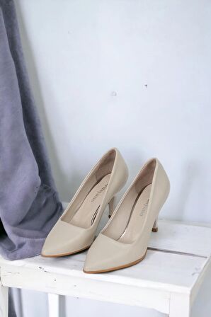 Hakiki Deri Nude Pembe Yumuşak Deriden Sivri Burun Premium Konfor Sade Tarz 7,5 Cm  Stiletto