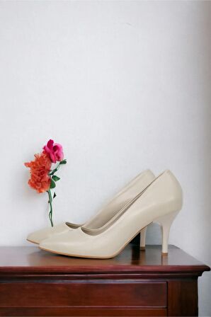 Hakiki Deri Nude Pembe Yumuşak Deriden Sivri Burun Premium Konfor Sade Tarz 7,5 Cm  Stiletto