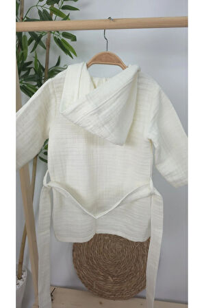 Müslin Yeni Doğan 4Katlı Organik %100Pamuk Kişiye Özgü Nakışlı Kalpli Bornoz (0-2 Yaş)