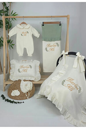 Müslin Yeni Doğan 4Katlı Organik %100Pamuk Kişiye Özgü Nakışlı Hastane Çıkış Seti (İki Dal Model-1)