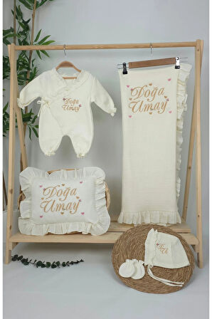 Müslin Yeni Doğan 4Katlı Organik %100Pamuk Kişiye Özgü Nakışlı Hastane Çıkış Seti (Çoklu Kalp-1)
