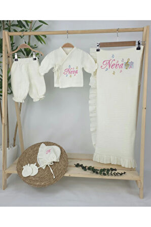 Müslin Yeni Doğan 4Katlı Organik %100Pamuk Kişiye Özgü Nakışlı Hastane Çıkış Seti (Nota Model)