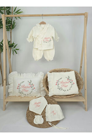Müslin Yeni Doğan 4Katlı Organik %100Pamuk Kişiye Özgü Nakışlı Hastane Çıkış Seti (Çiçek Model-2)
