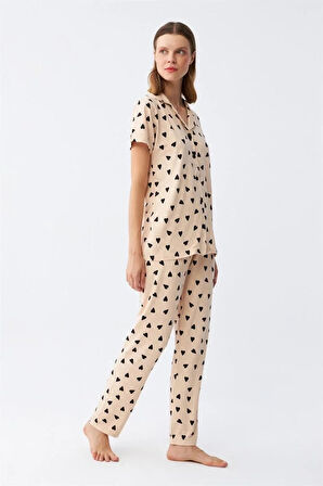 Moda Kadın Krem Rengi Kalp Desenli Önden Düğmeli Pijama Takımı