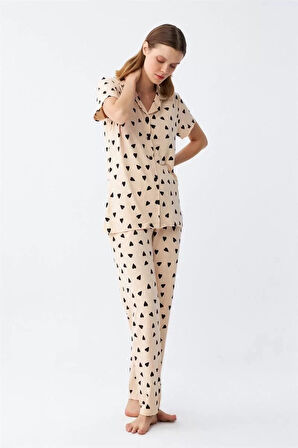 Moda Kadın Krem Rengi Kalp Desenli Önden Düğmeli Pijama Takımı