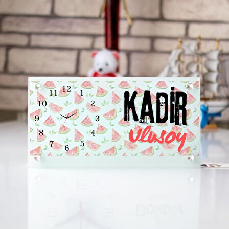 Karpuz Desenli Kişiye Özel Cam Masa Saati – İsim Yazılı Masaüstü Dekor Saat