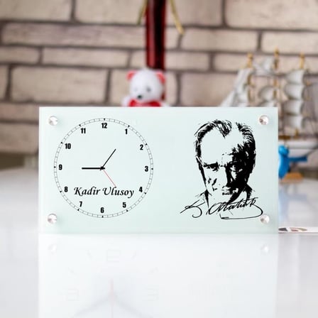 Atatürk Silüetli ve İmzalı Kişiye Özel Cam Masa Saati