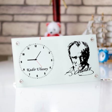 Atatürk Silüetli ve İmzalı Kişiye Özel Cam Masa Saati