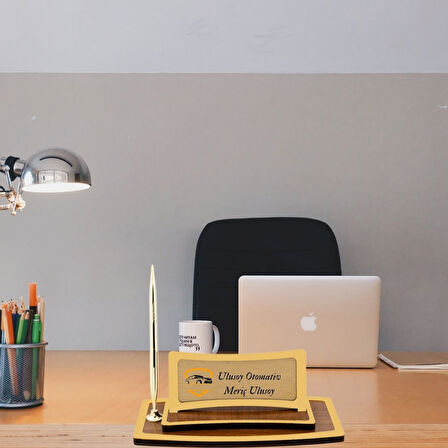 Kurumsal Firmalara Özel Logolu Masa İsimliği | Kişiye Özel Altın Detaylı Ahşap Tasarım