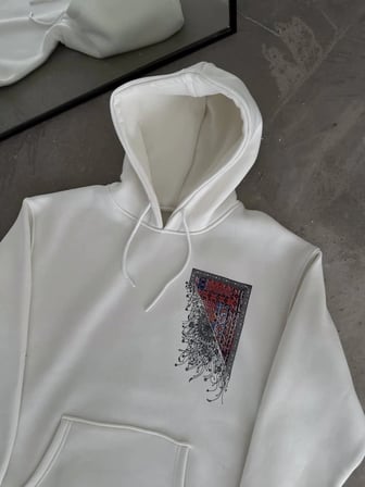 Uzun Kol Kapşonlu Ön Ve Arka Baskılı SweatShirt