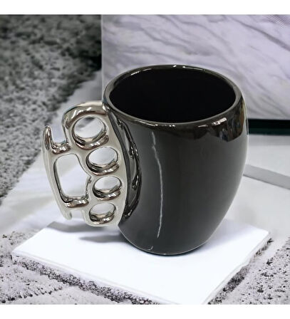 Porselen Beş Parmak Tasarımlı Siyah Kupa Bardak – Metalik Kulp Detaylı