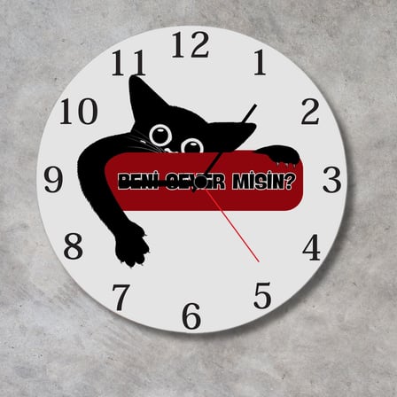 Beni Sever Misin? Tasarımlı Siyah Kedi Metal Duvar Saati - 29 cm Modern Mutfak ve Salon Saati