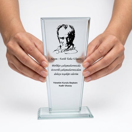 Atatürk Portreli Kristal Cam Plaket - Kişiye Özel Kurumsal Teşekkür Ödülü