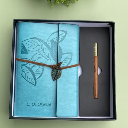 Kişiye Özel İsim Yazılı Yaprak Desenli Deri Defter ve Kalem Hediye Seti