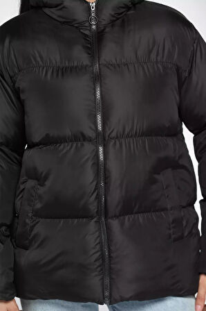 Kadın Kapüşonlu Oversize Şişme Mont