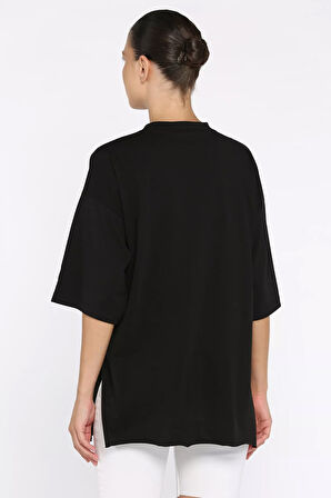 Kadın Bisiklet Yaka Yan Yırtmaç Detaylı Salaş T-shirt