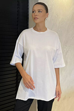 Kadın Bisiklet Yaka Yan Yırtmaç Detaylı Salaş T-shirt