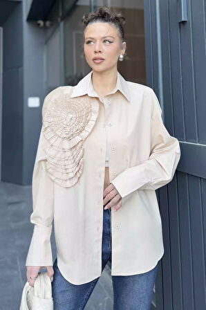 Gül Detaylı Tarz Kadın Gömlek