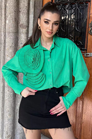 Gül Detaylı Tarz Kadın Gömlek