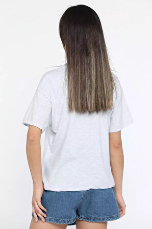 Taş Yazı Baskılı Kadın Tişört