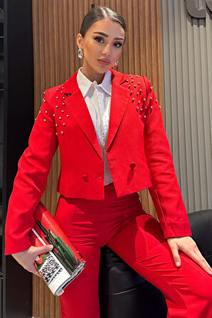 Ön Düğme Detaylı Taş İşlemeli Kadın Kısa Blazer Ceket