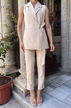 Broş Detaylı Bel Kuşaklı Kadın Yelek Pantolon İkili Takım