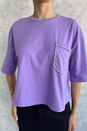 Zincir İşlemeli Cep Detaylı Kadın Tişört