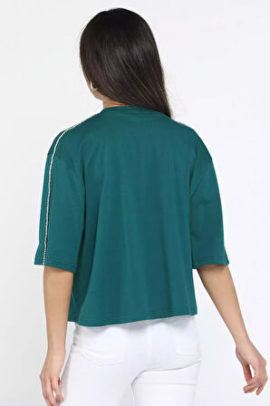 Zincir İşlemeli Cep Detaylı Kadın Tişört