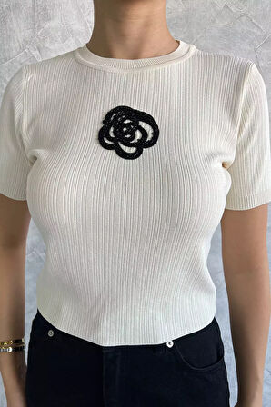 Kendinden Desenli Önü Gül İşlemeli Kadın Crop Top Bluz