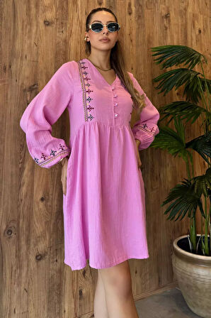 Ön Düğmeli Nakışlı Elbise