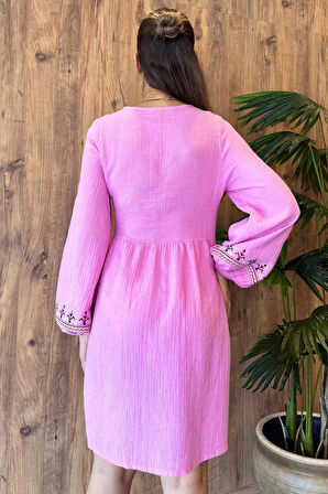 Ön Düğmeli Nakışlı Elbise