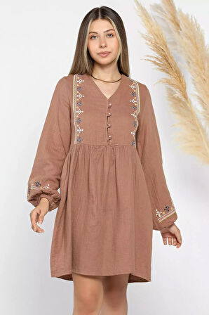 Ön Düğmeli Nakışlı Elbise