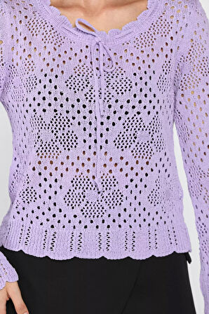 Ajurlu Yaka Bağcıklı Mevsimlik Triko Bluz