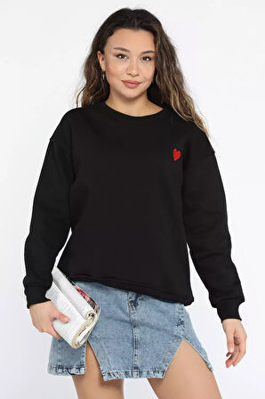 Kadın Bisiklet Yaka Kalp Nakışlı Şardonlu Sweatshirt